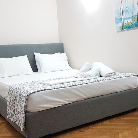 Olive Apartment- Athens Center, 4 Bd, 1.5 Bath Zewnętrze zdjęcie