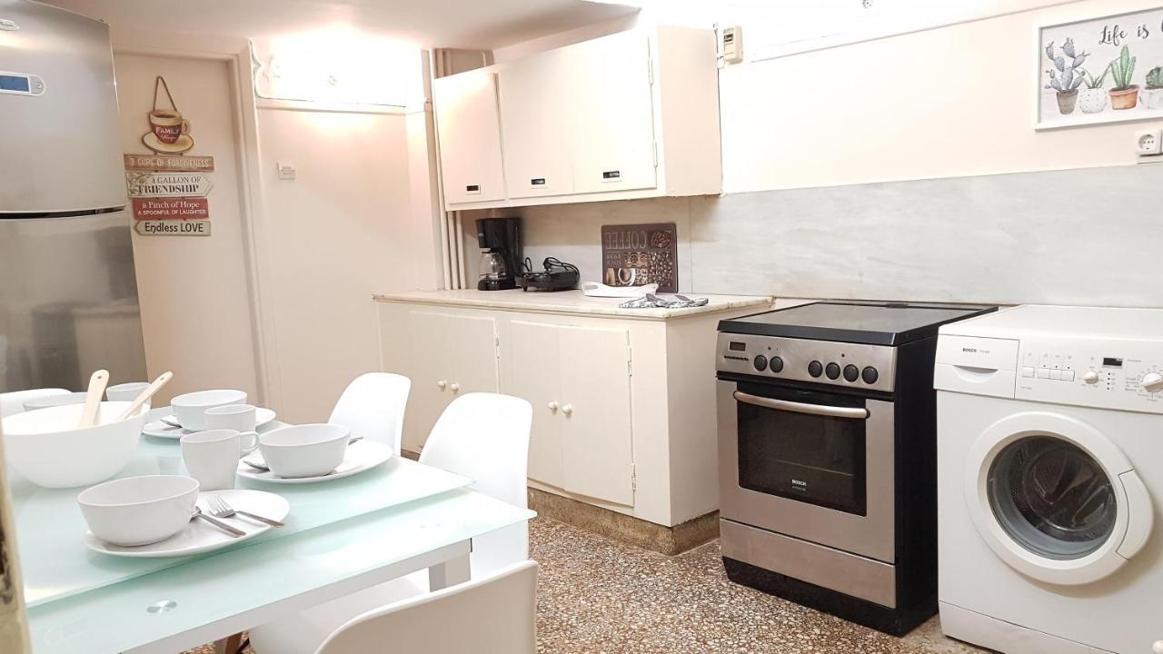 Olive Apartment- Athens Center, 4 Bd, 1.5 Bath Zewnętrze zdjęcie