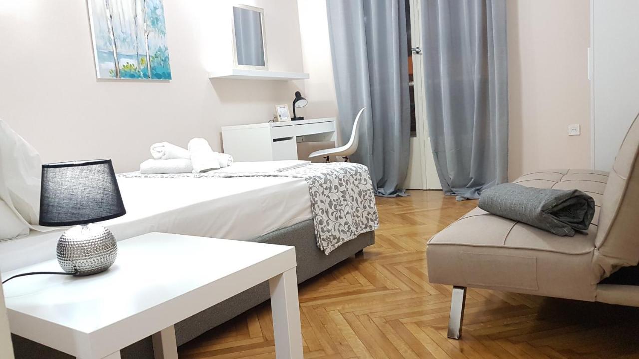 Olive Apartment- Athens Center, 4 Bd, 1.5 Bath Zewnętrze zdjęcie